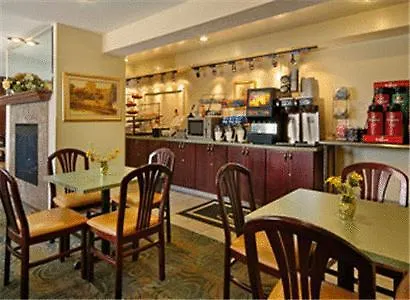 Ramada Airport North Hotel Bridgeton