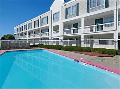 ***  Ramada Airport North Hotel Bridgeton United States